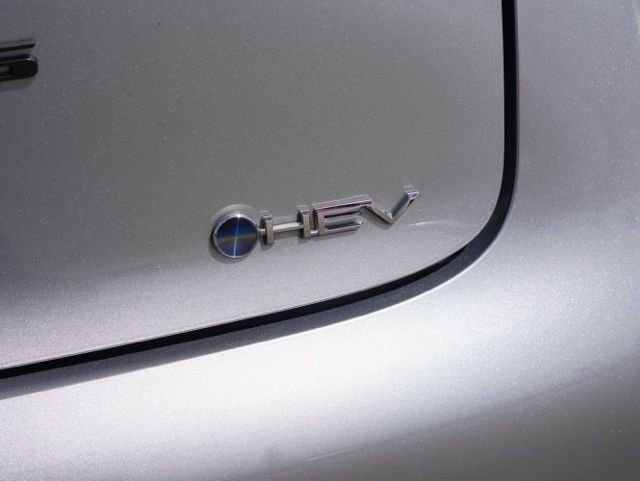 Used 2024 Toyota Prius LE image 9