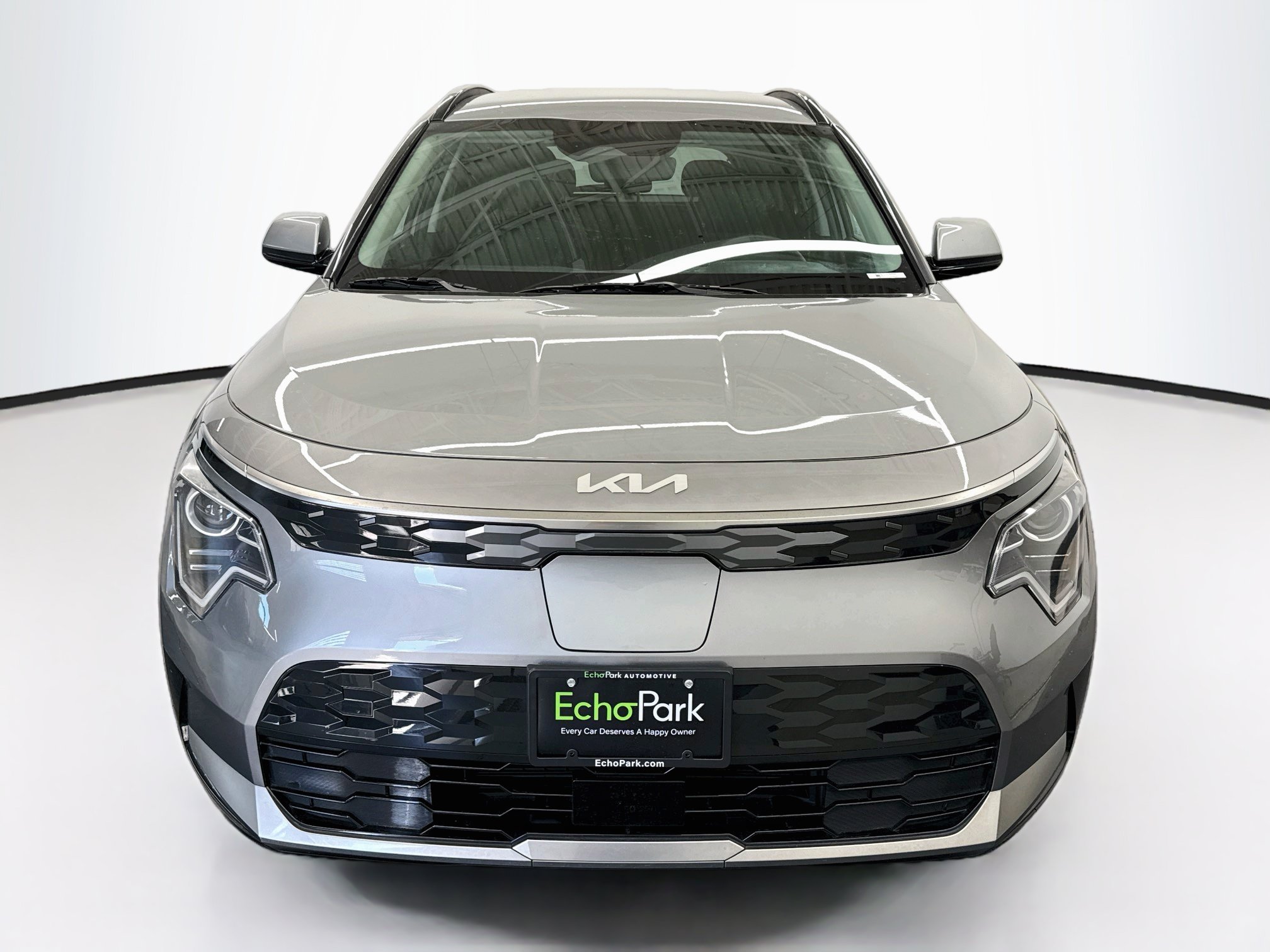 Used 2023 Kia Niro Wind w/ Wind Preserve Package FWD image 2