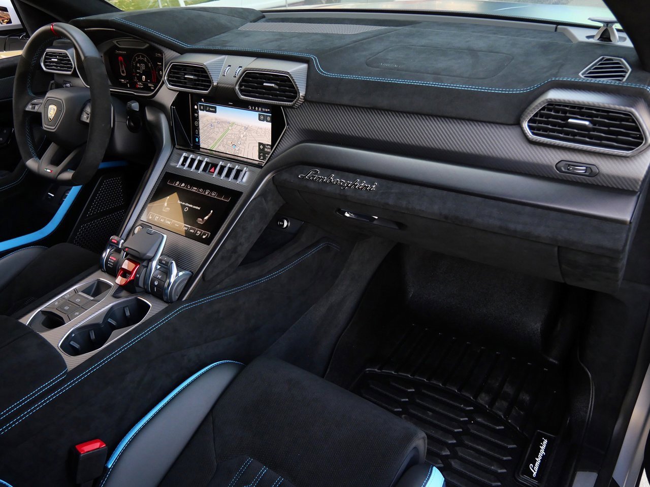 Used 2024 Lamborghini Urus Performante image 36