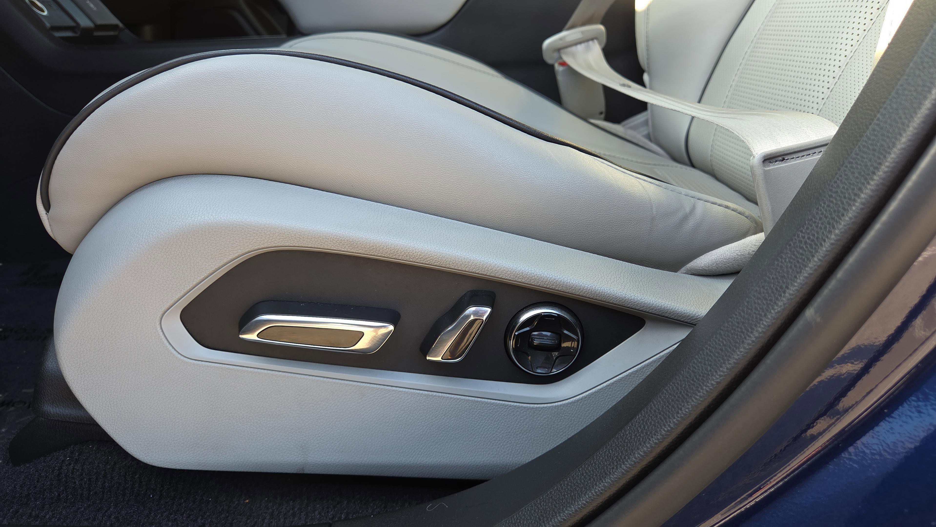 Used 2019 Acura RDX w/Advance Pkg image 10