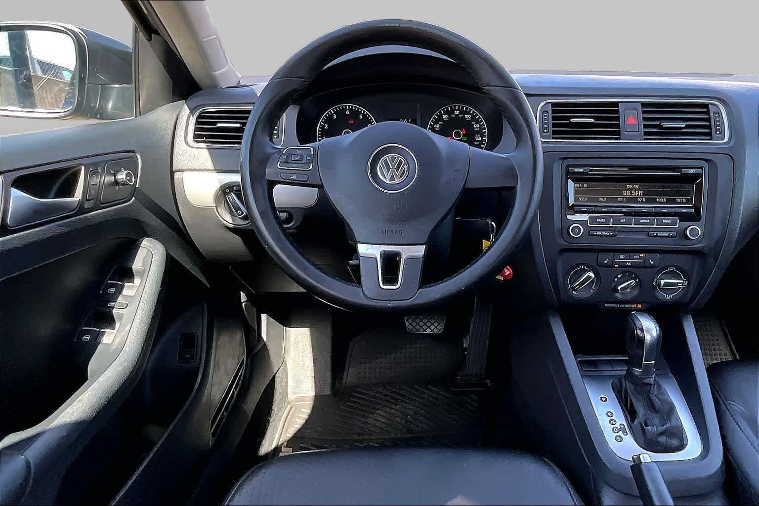 Used 2013 Volkswagen Jetta SE FWD image 8