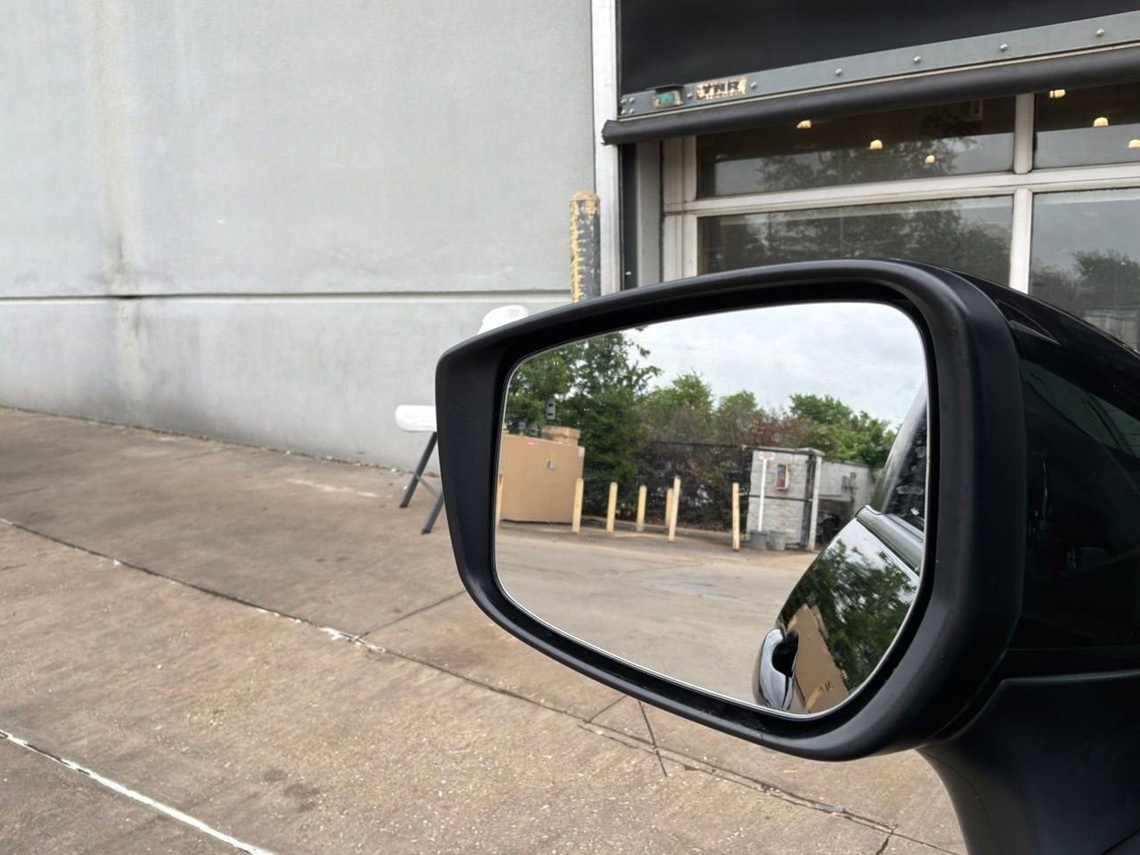 Used 2025 Nissan Versa SV FWD image 18