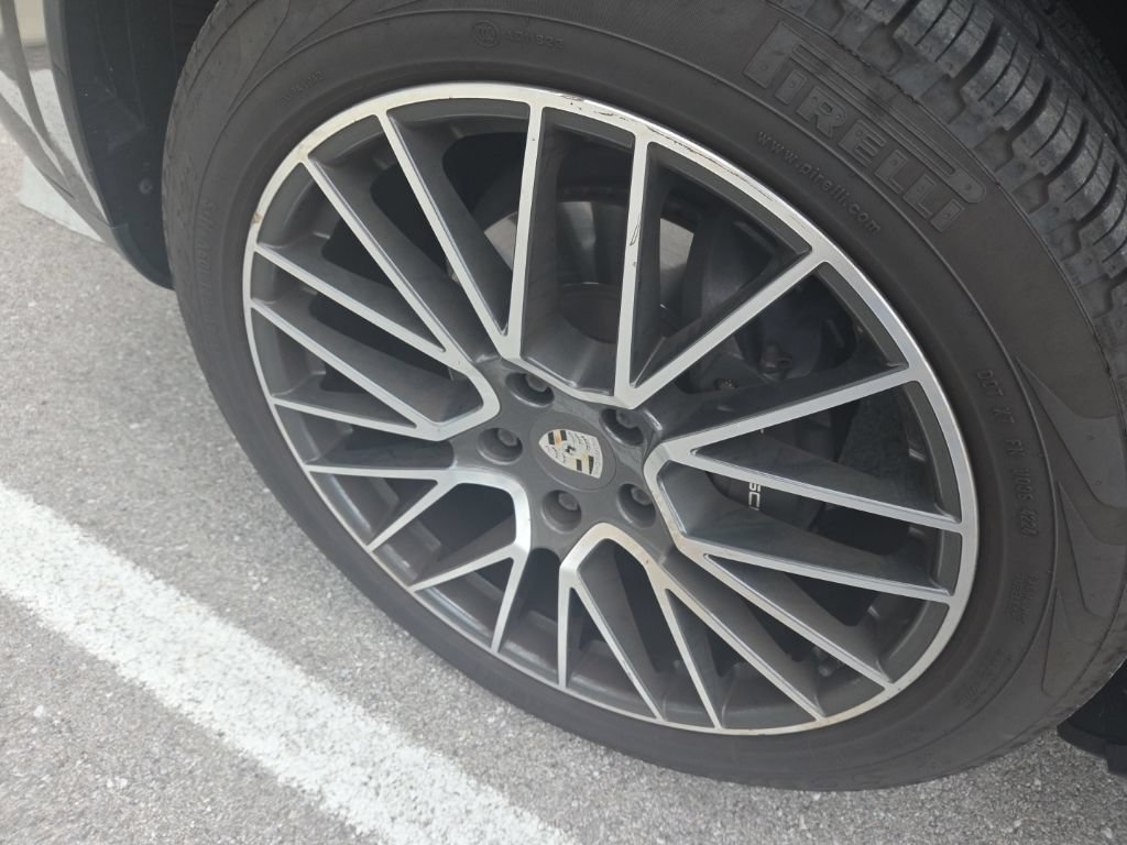 Used 2019 Porsche Cayenne AWD/4WD image 8