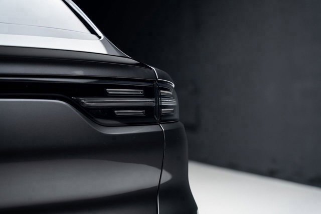 Used 2023 Porsche Cayenne Turbo image 3