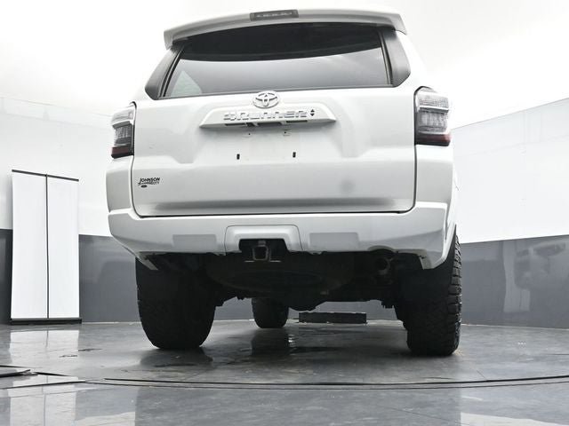 Used 2022 Toyota 4Runner SR5 AWD/4WD image 33
