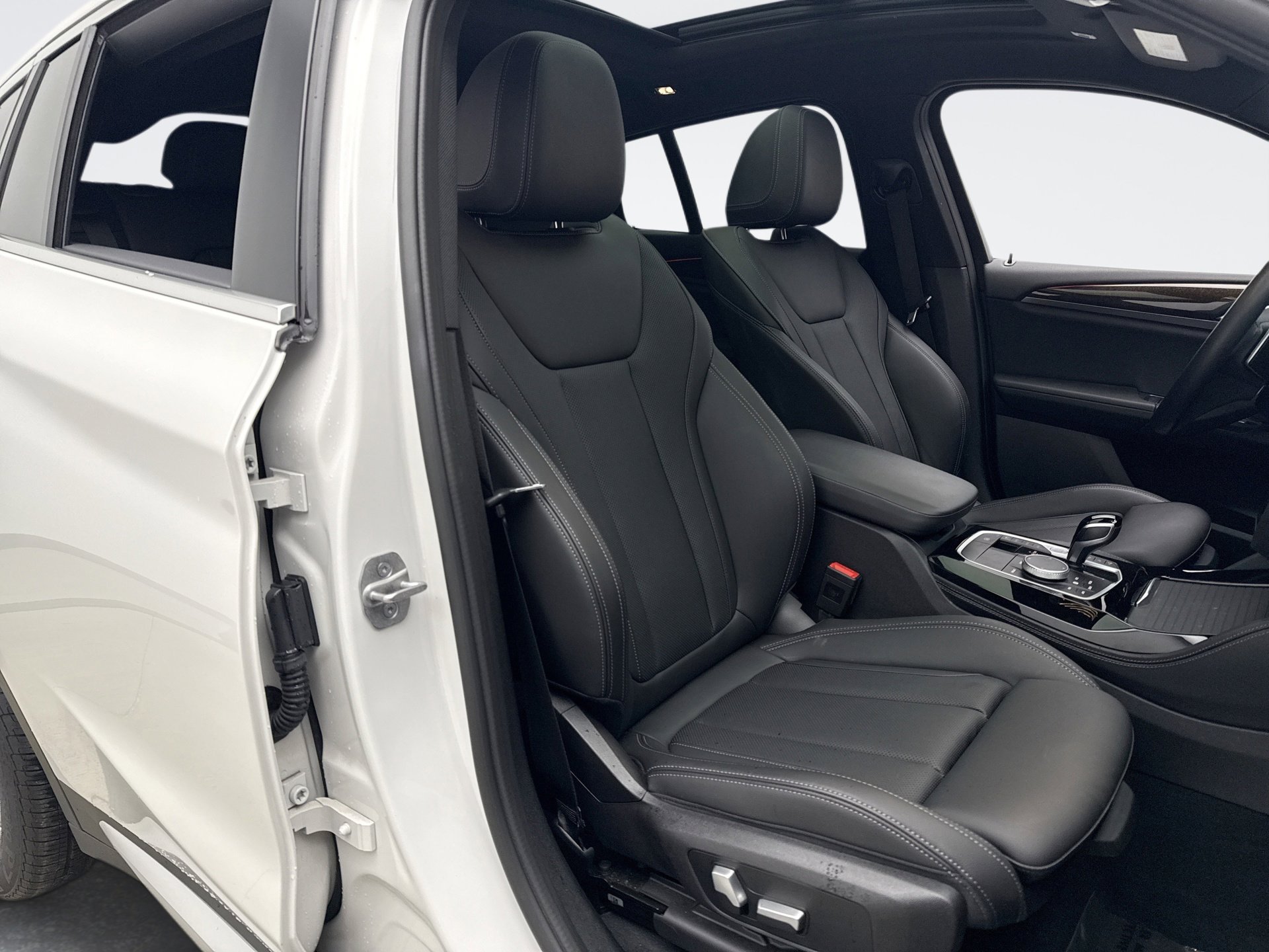 Used 2022 BMW X4 xDrive30i w/ Premium Package 2 image 17