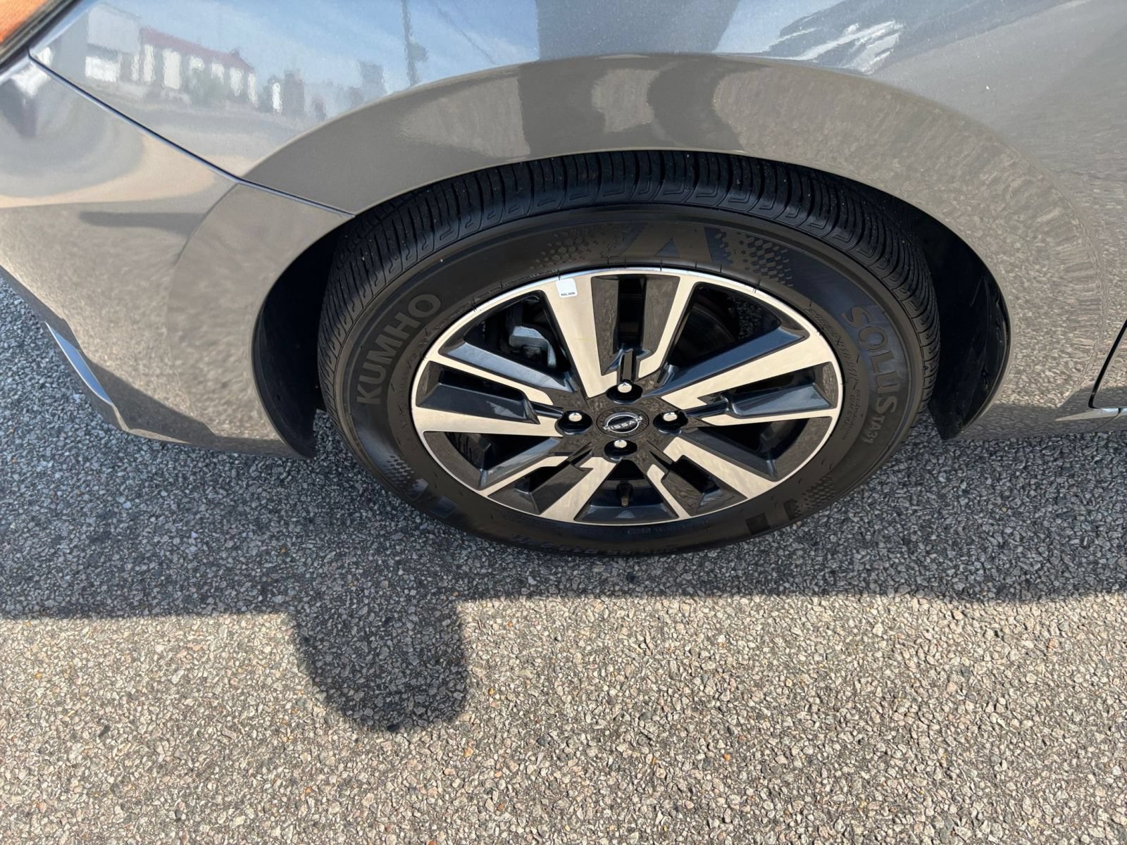 Used 2025 Nissan Versa SV FWD image 28