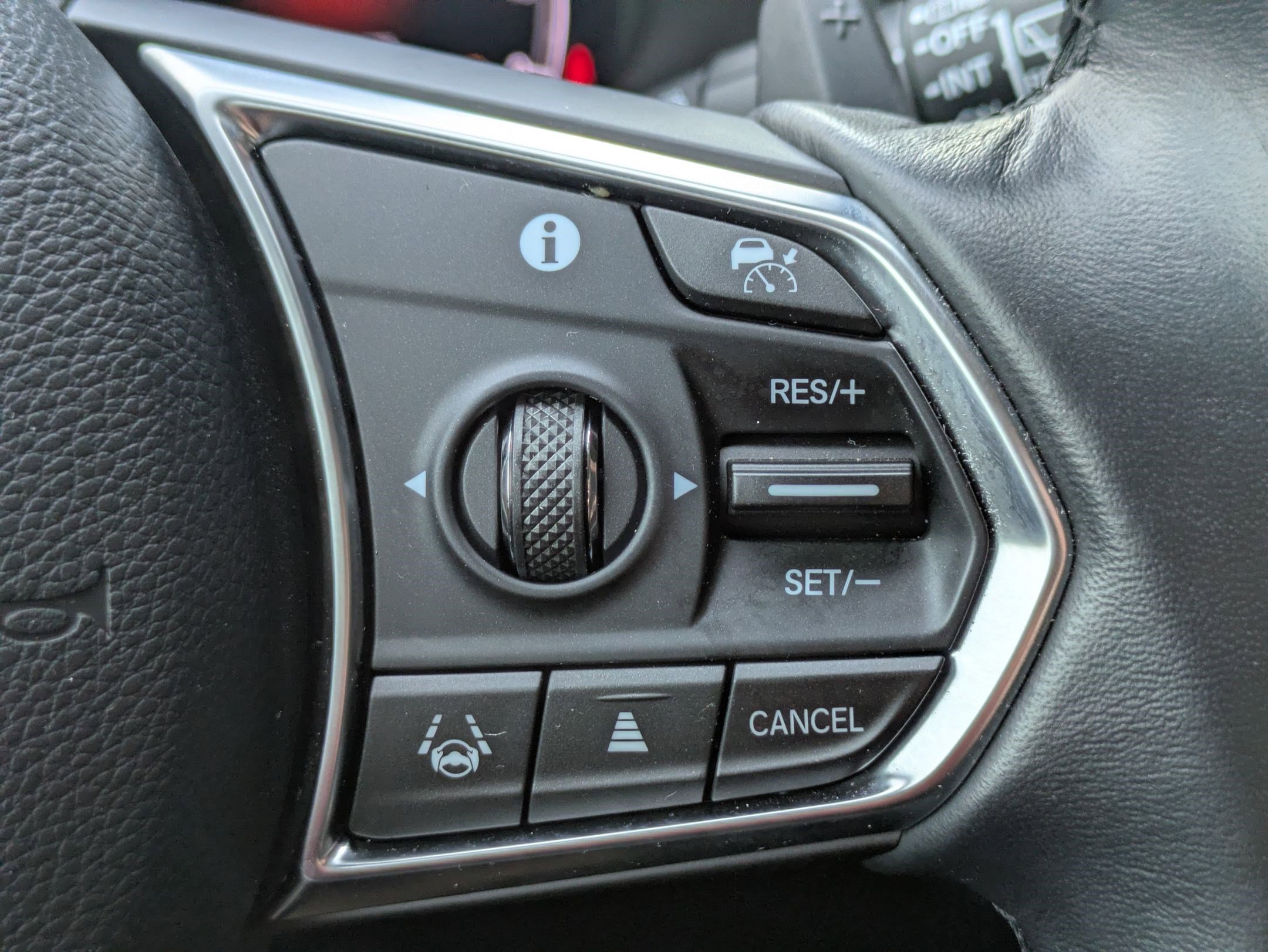 Used 2022 Acura MDX SH-AWD w/ Technology Package image 14