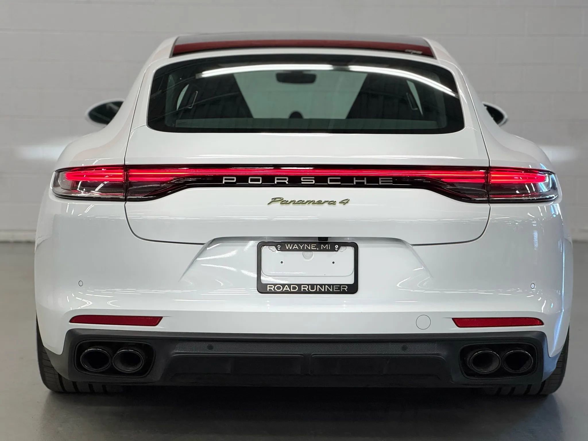 Used 2023 Porsche Panamera 4 Platinum Edition image 9