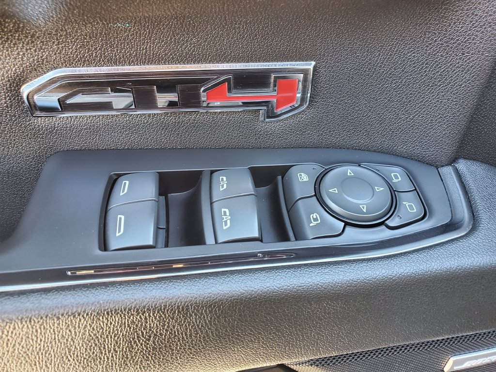 Used 2023 GMC Sierra 1500 AT4 w/ Technology Package AWD/4WD image 18