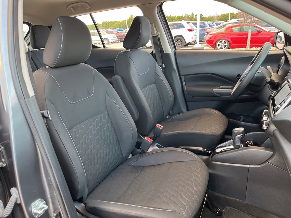 Used 2021 Nissan Kicks S image 27