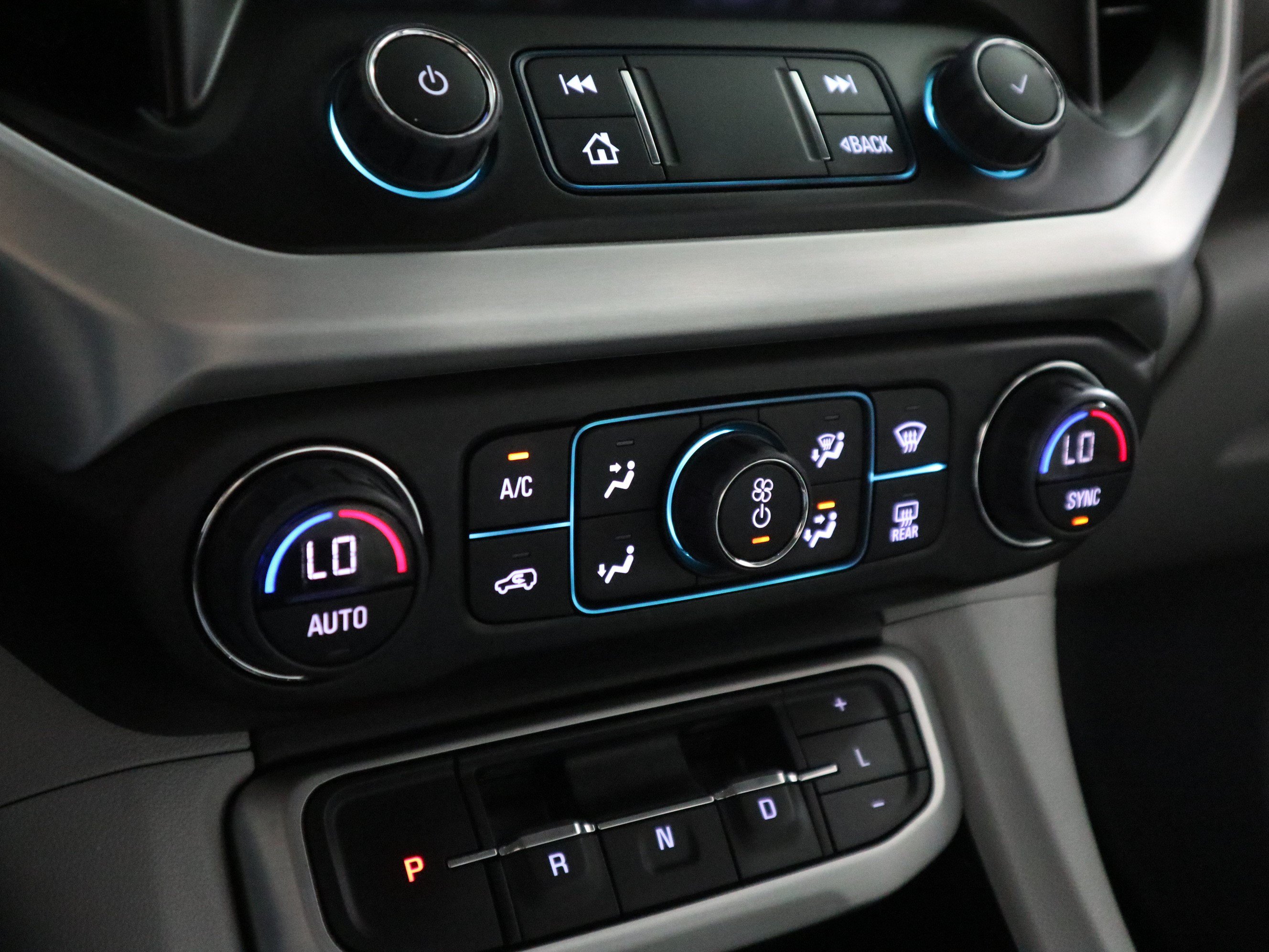 Used 2023 GMC Acadia SLT w/ Technology Package FWD image 26
