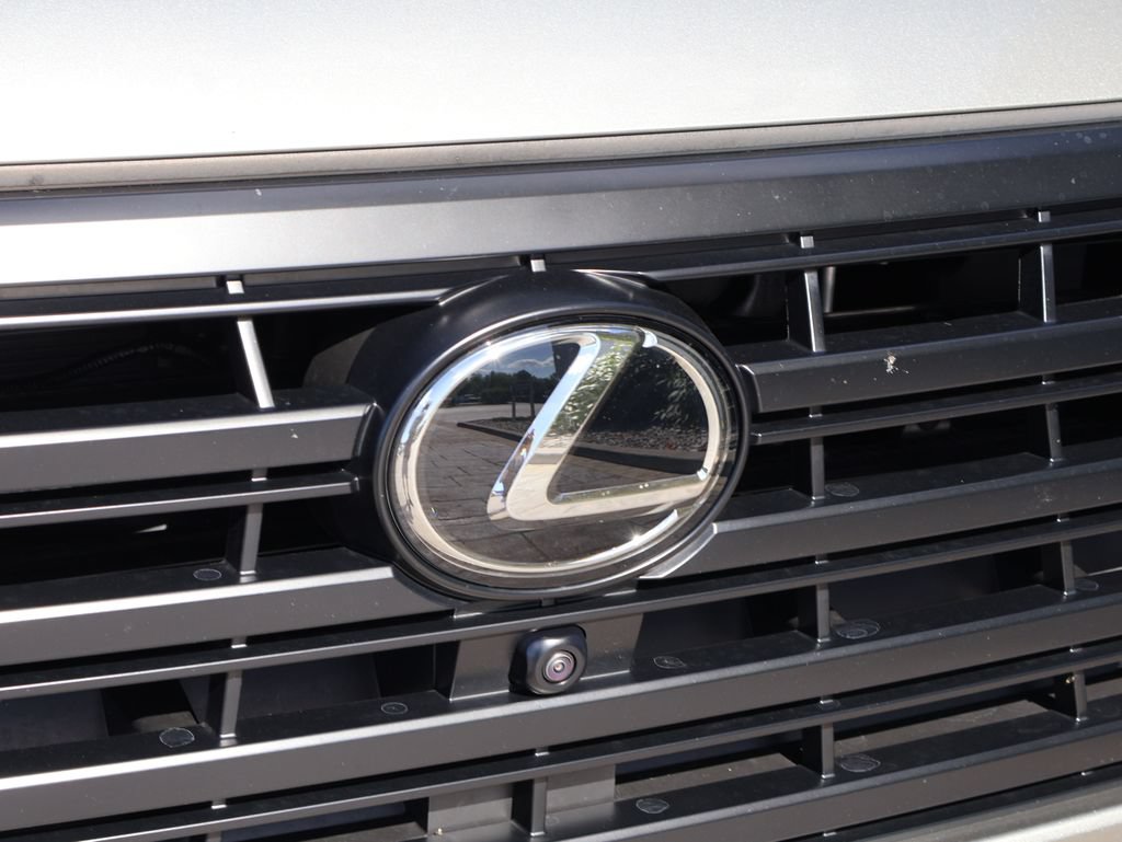 Used 2026 Lexus GX 550 w/ Accessory Package (2T) AWD/4WD image 2