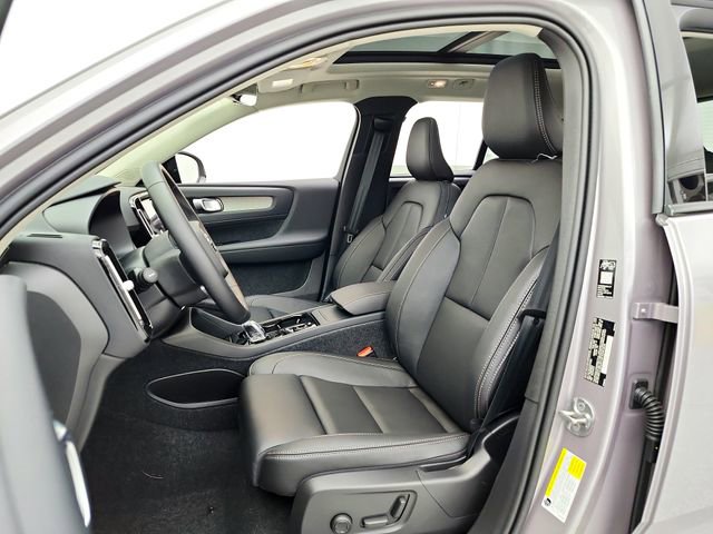 New 2026 Volvo XC40 B5 Plus w/ Climate Package AWD/4WD image 21