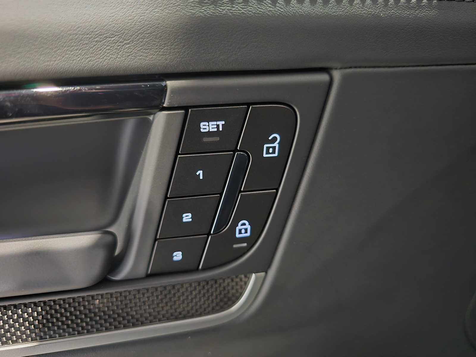 New 2026 Porsche Cayenne Turbo AWD/4WD image 28