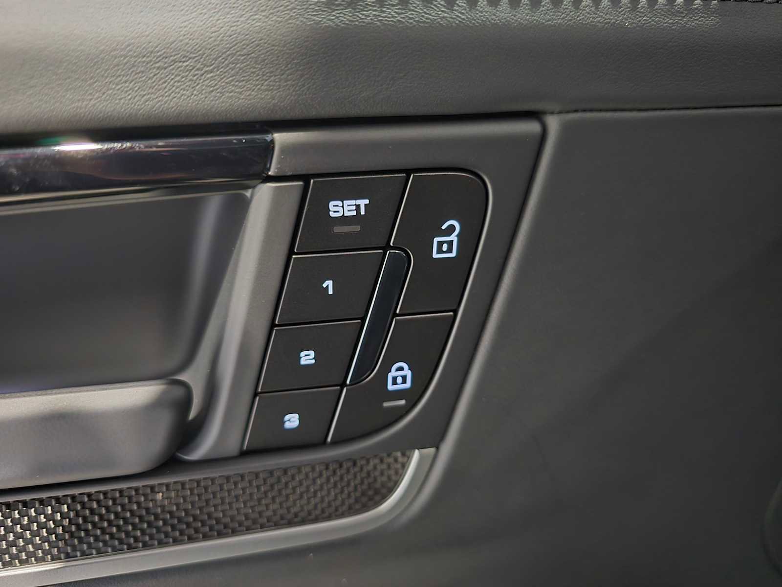 New 2026 Porsche Cayenne Turbo image 28