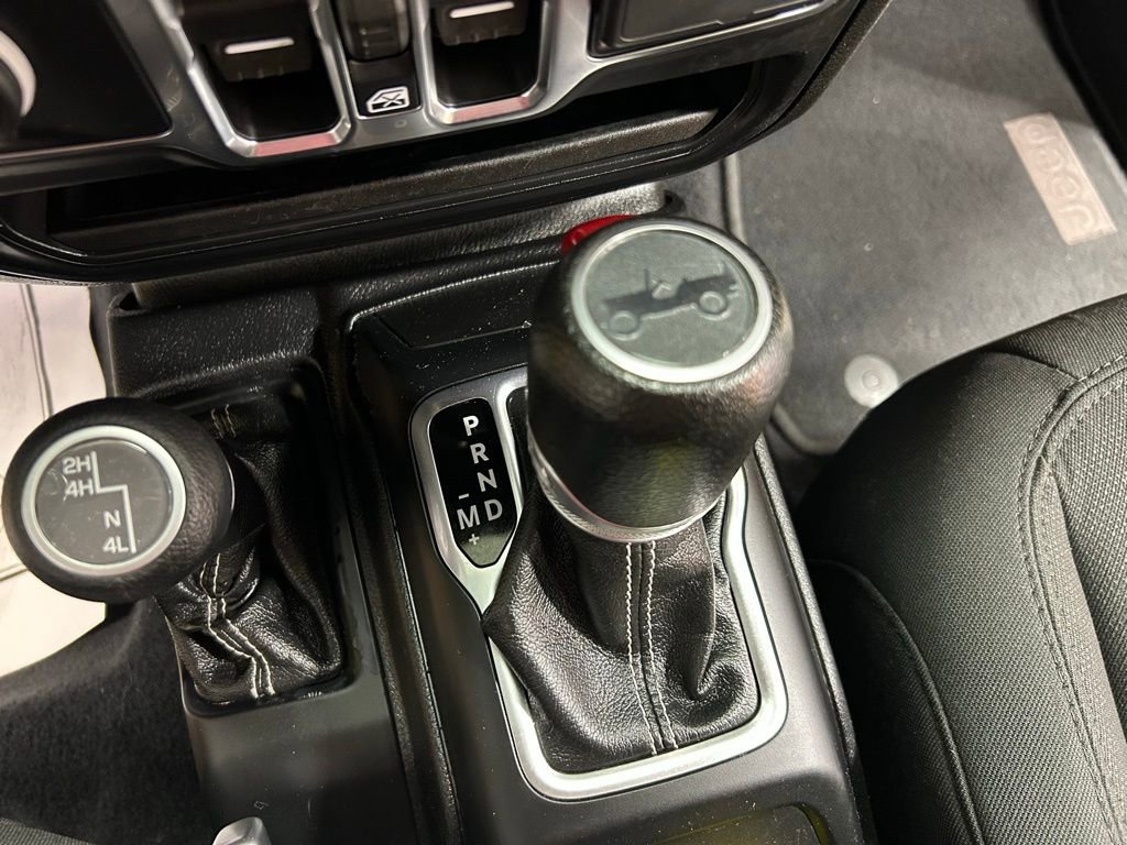 Used 2019 Jeep Wrangler Unlimited Sahara w/ Dual Top Group image 14