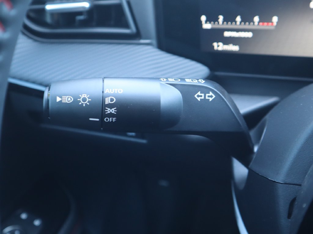 New 2026 Nissan Kicks SR w/ Illumination Package FWD image 17