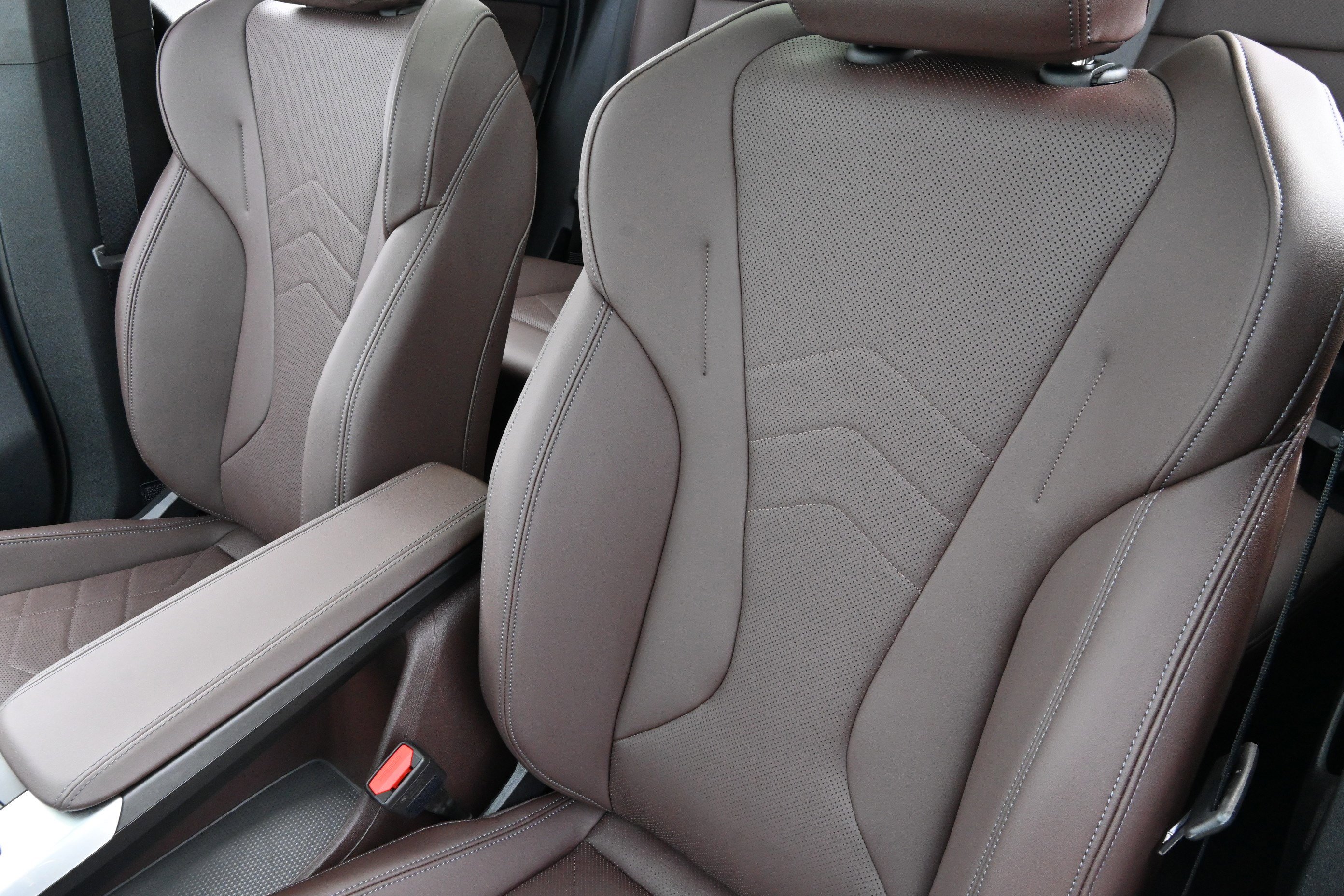 Certified 2025 BMW X1 xDrive28i w/ Technology Package image 12