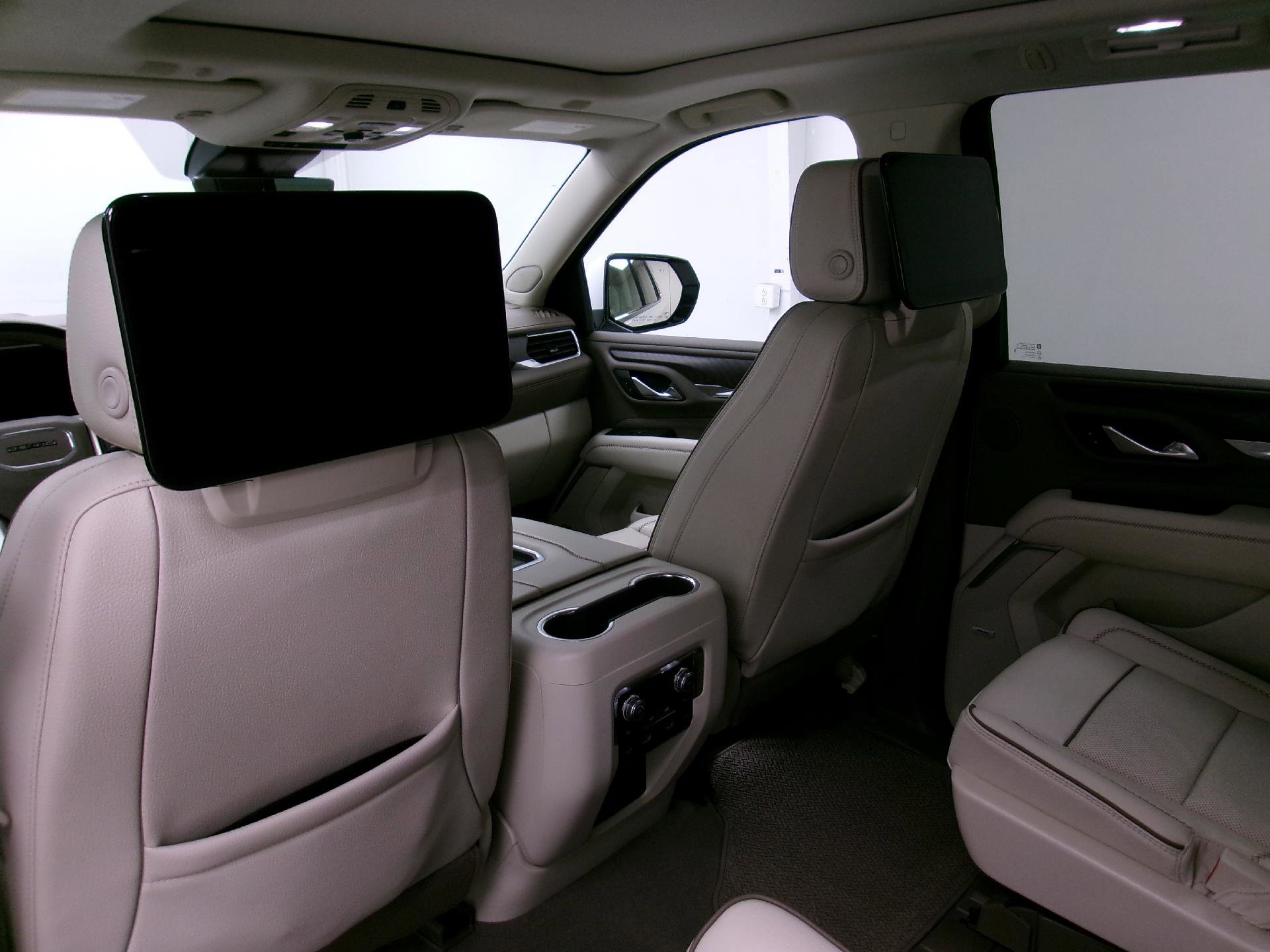 Certified 2024 GMC Yukon Denali w/ Advanced Technology Package image 7