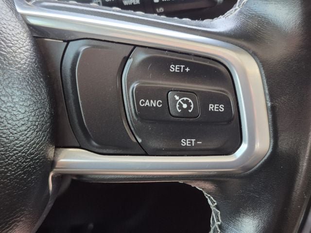 Used 2022 Jeep Wrangler Unlimited Sahara AWD/4WD image 13