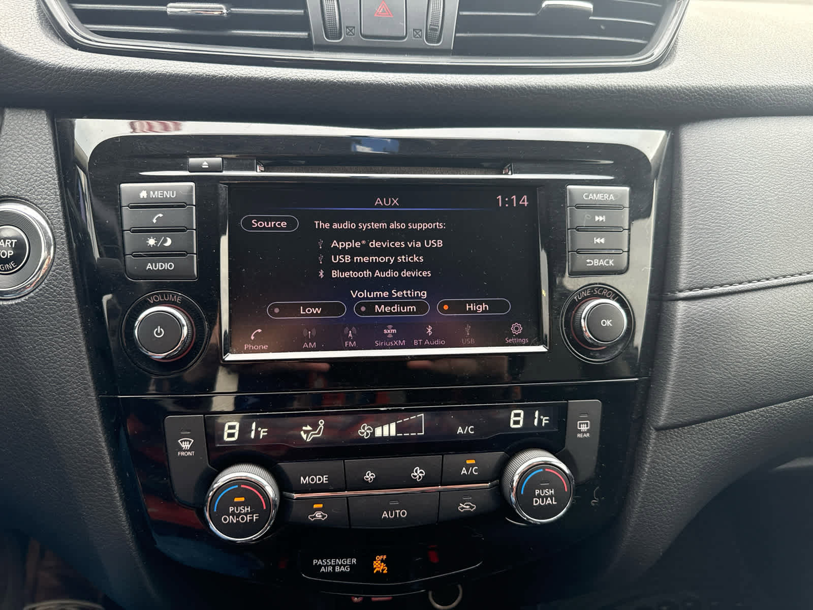 Used 2018 Nissan Rogue SV image 15