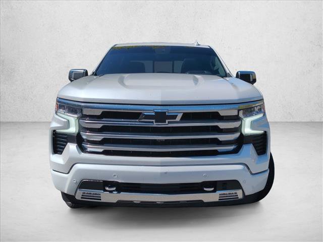 Used 2025 Chevrolet Silverado 1500 High Country AWD/4WD image 2
