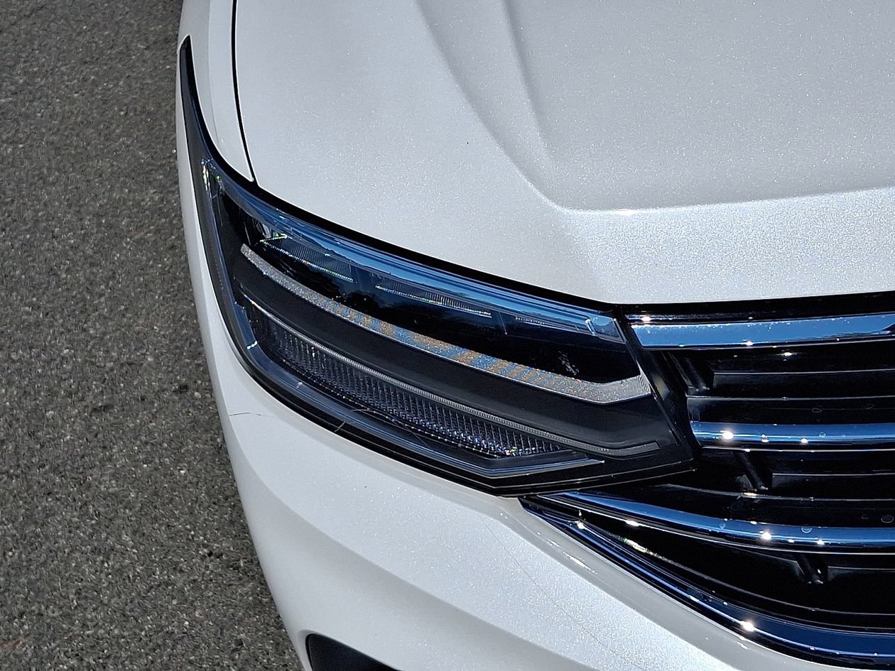 Certified 2023 Volkswagen Tiguan SE FWD image 9