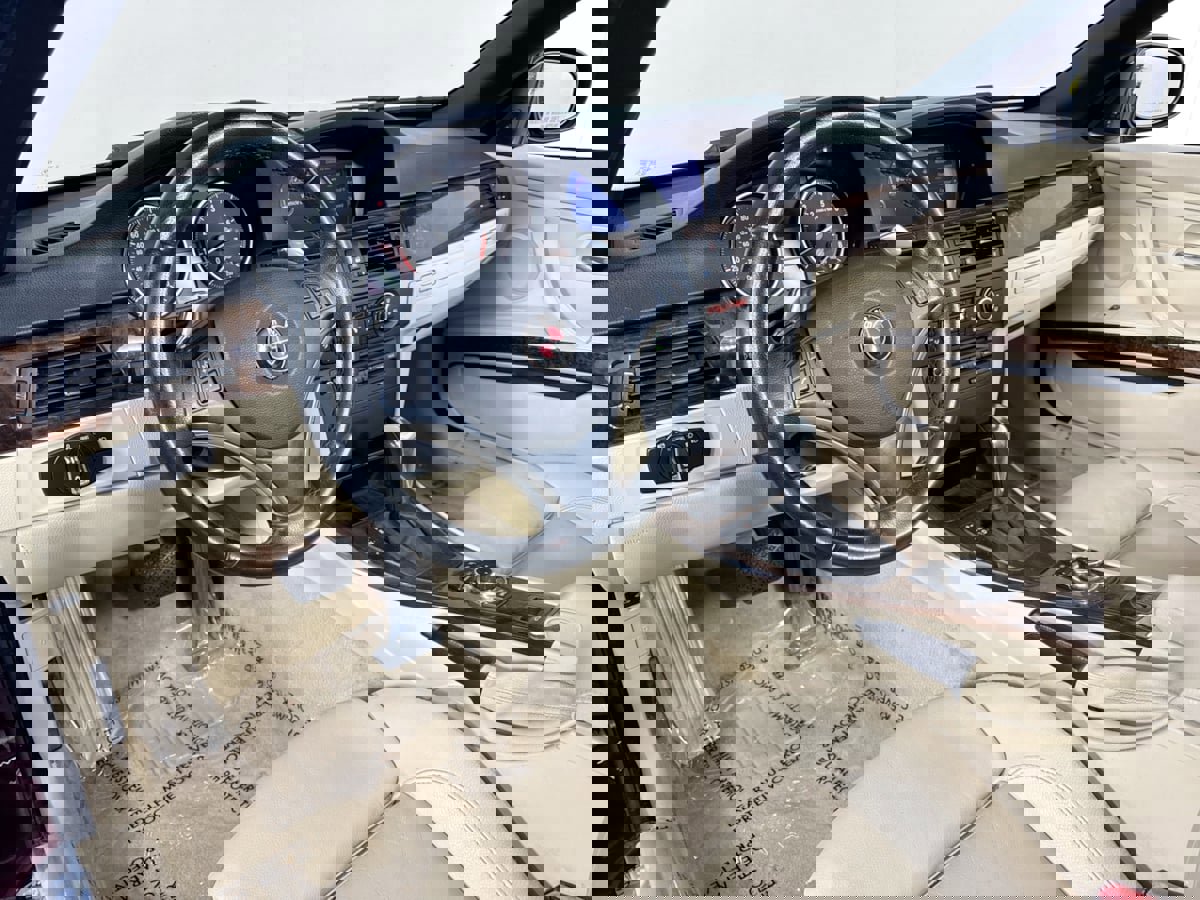 Used 2010 BMW 328i Convertible image 9