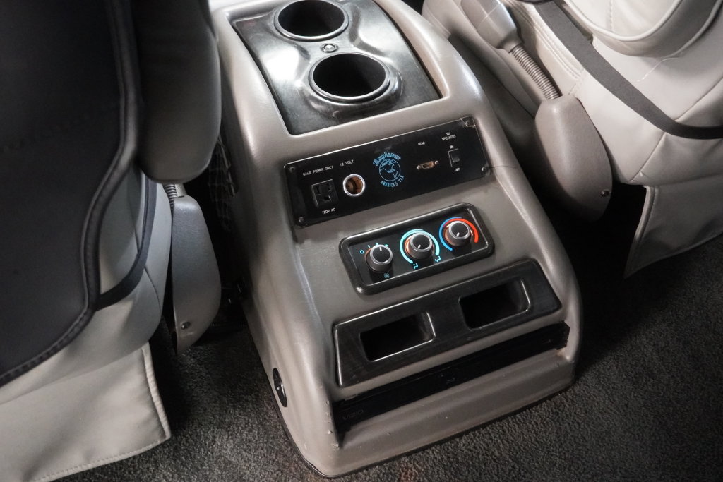 Used 2013 GMC Savana 1500 AWD image 22