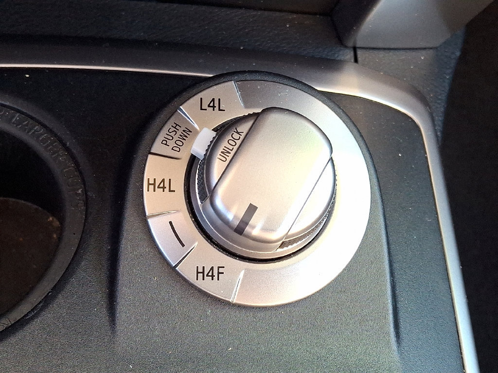 Used 2022 Toyota 4Runner Limited AWD/4WD image 25