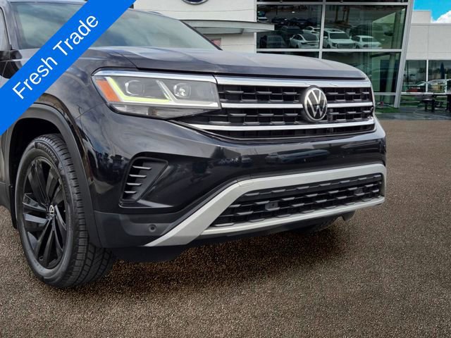 Certified 2022 Volkswagen Atlas Cross Sport SE w/ Panoramic Sunroof Package AWD/4WD image 8