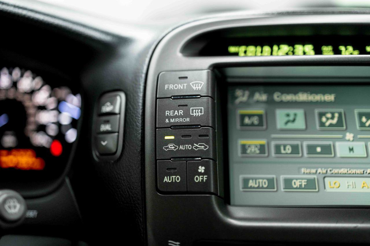 Used 2004 Lexus LS 430 RWD image 75