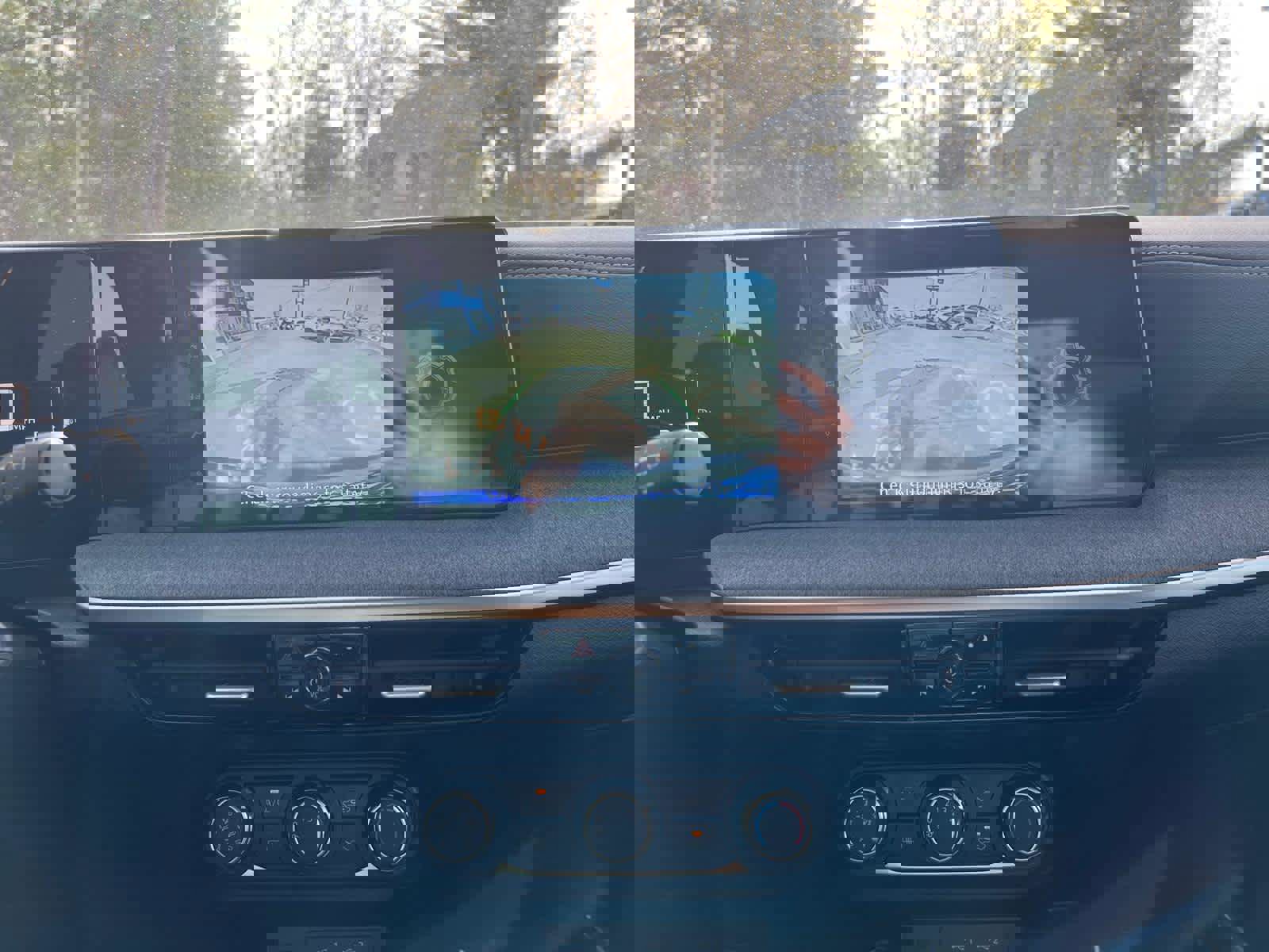 Used 2025 Nissan Kicks SV AWD/4WD image 28