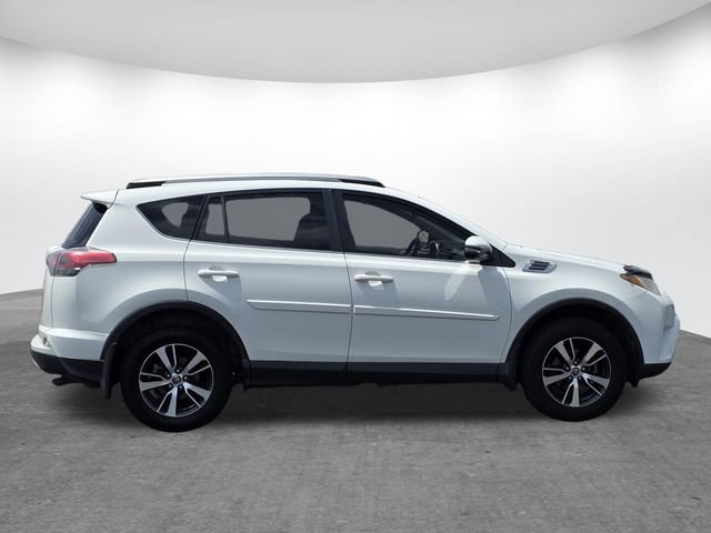 Used 2018 Toyota RAV4 XLE w/ Plus Extra Value Package FWD video 3