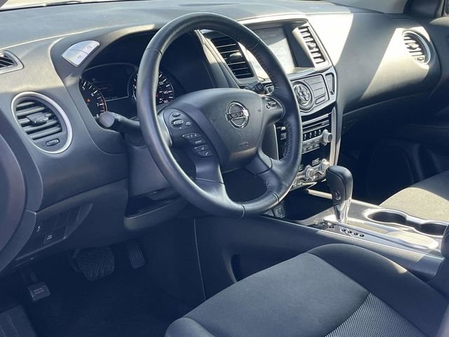 Used 2018 Nissan Pathfinder SV image 12