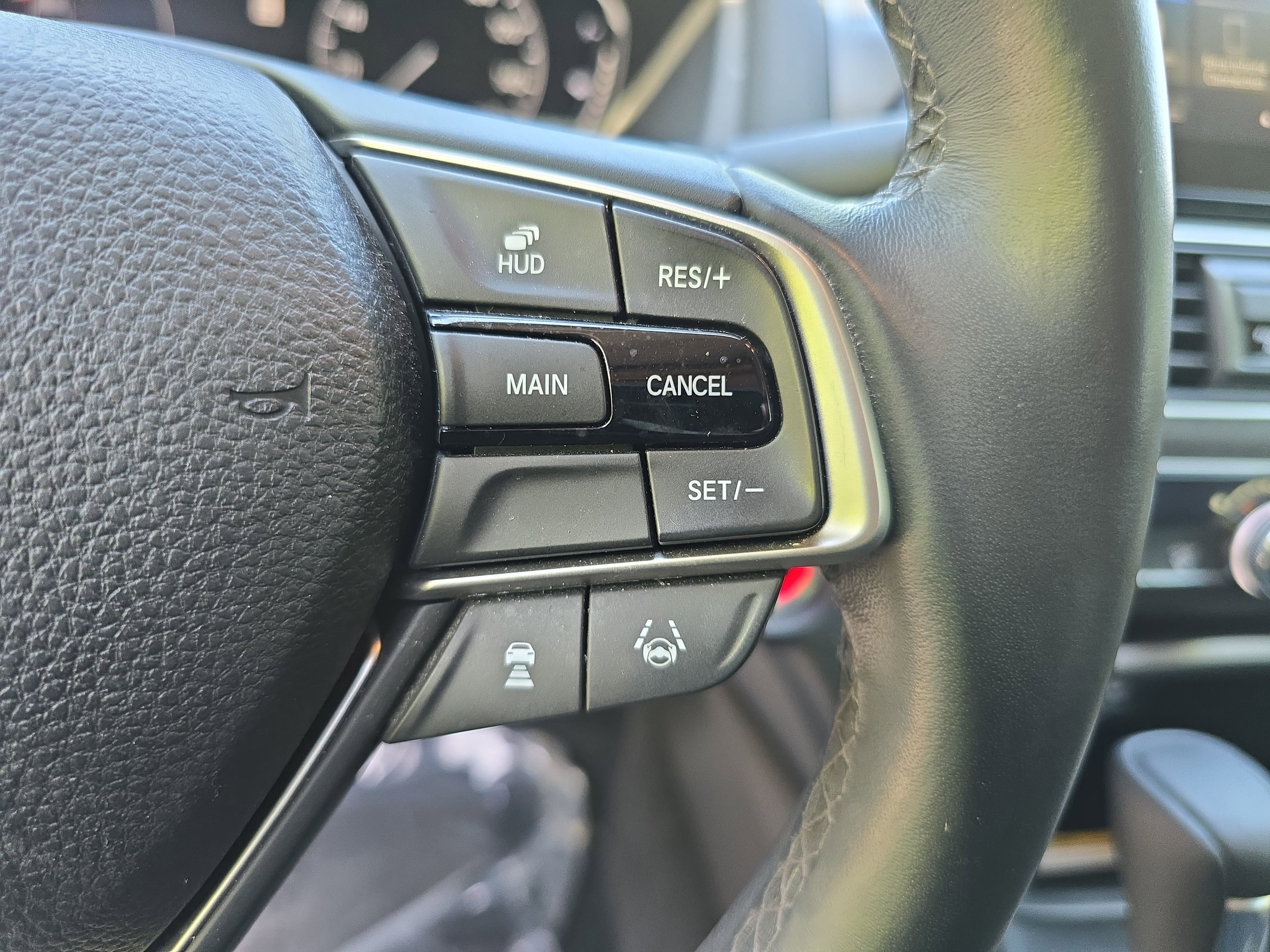 Used 2018 Honda Accord Touring image 17