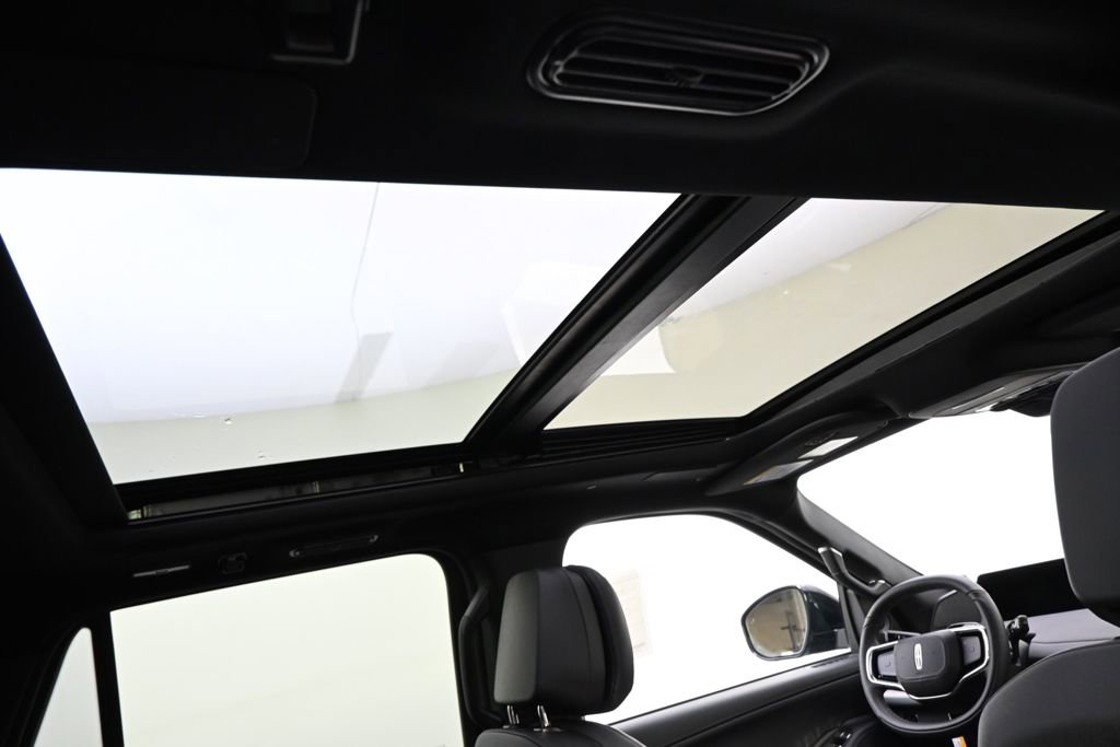 New 2026 Lincoln Navigator L Reserve image 17