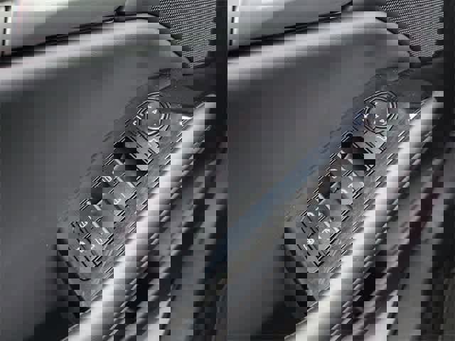 Used 2024 MAZDA MAZDA3 s image 40