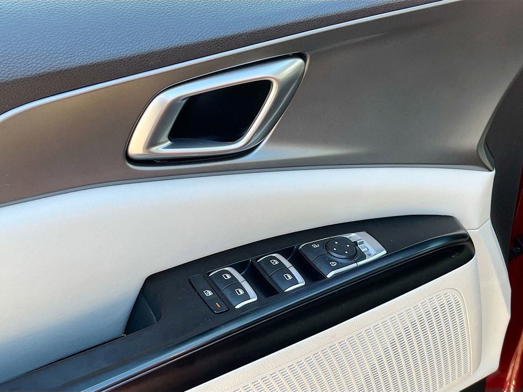 Certified 2024 Kia Carnival LX image 16