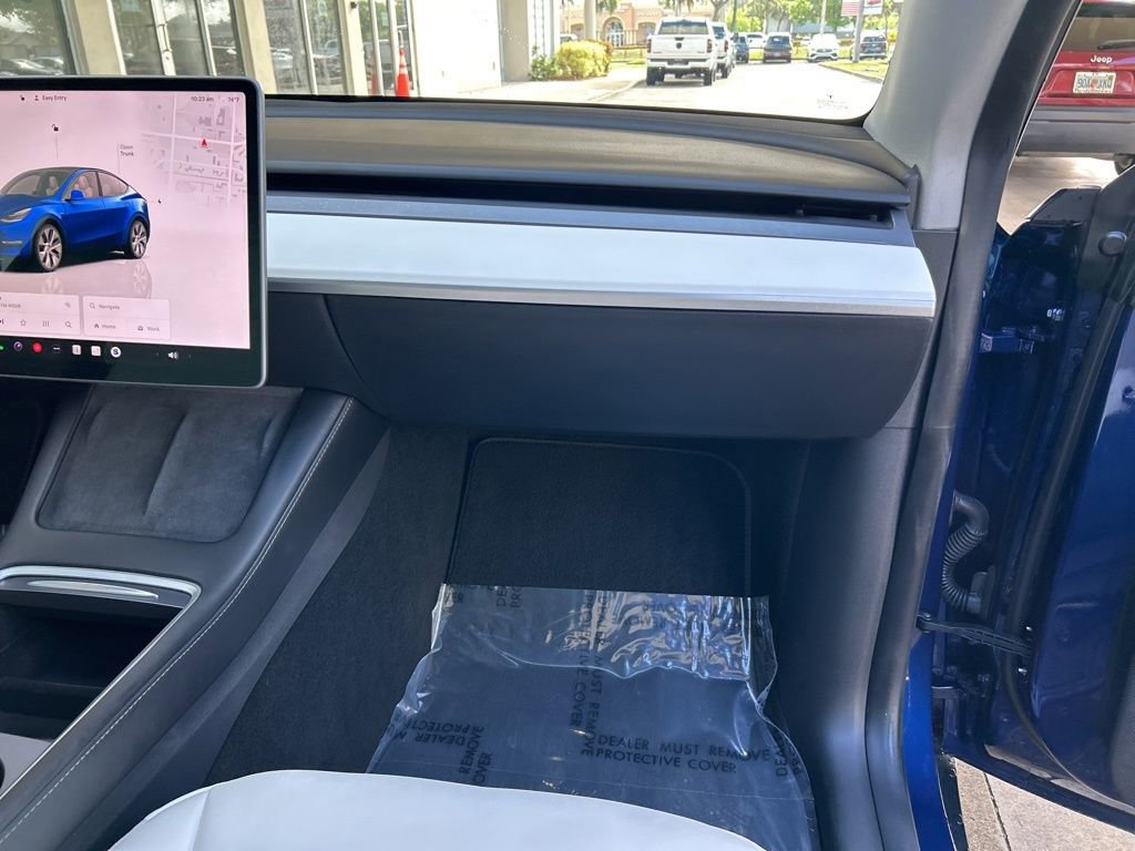Used 2022 Tesla Model Y Long Range image 24