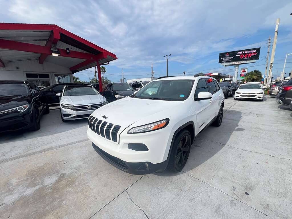 Used 2016 Jeep Cherokee Latitude w/ Cold Weather Group FWD image 17