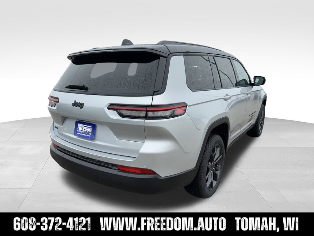 Used 2025 Jeep Grand Cherokee L Limited w/ Trailer Tow Package AWD/4WD image 7