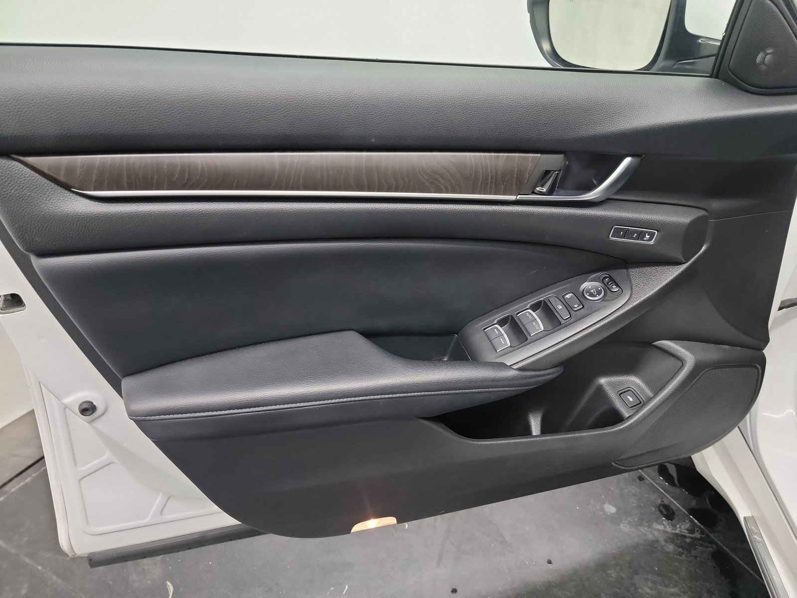 Used 2018 Honda Accord EX-L image 13