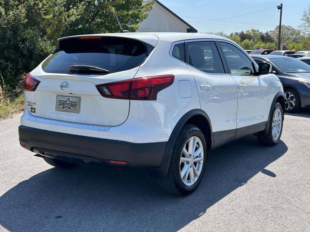 Used 2017 Nissan Rogue Sport S w/ S Appearance Package FWD image 3