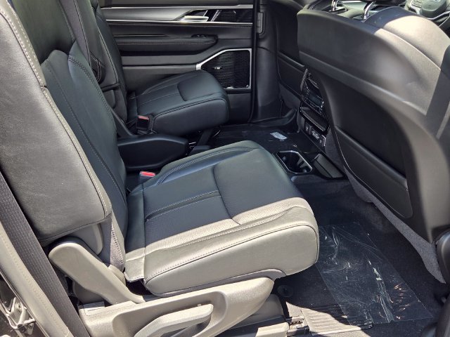 New 2026 Jeep Grand Wagoneer Limited w/ Premium Group II AWD/4WD image 13