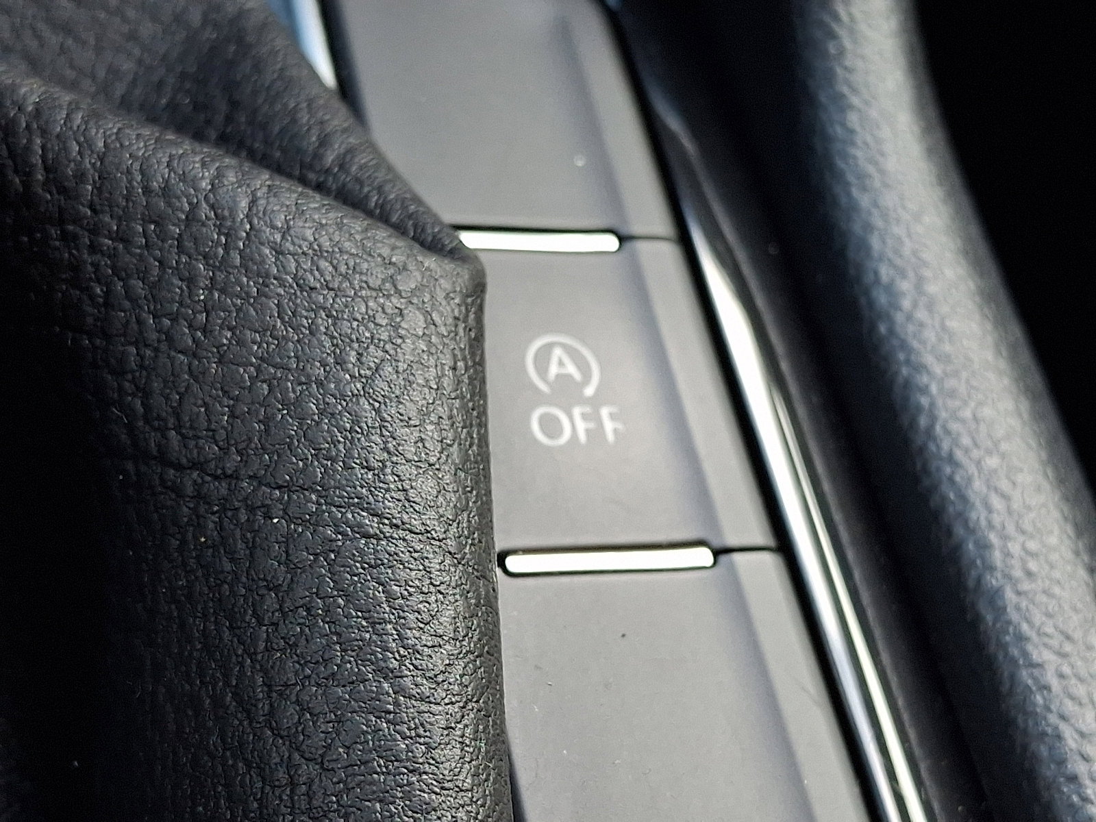 Used 2022 Volkswagen Taos SEL image 26