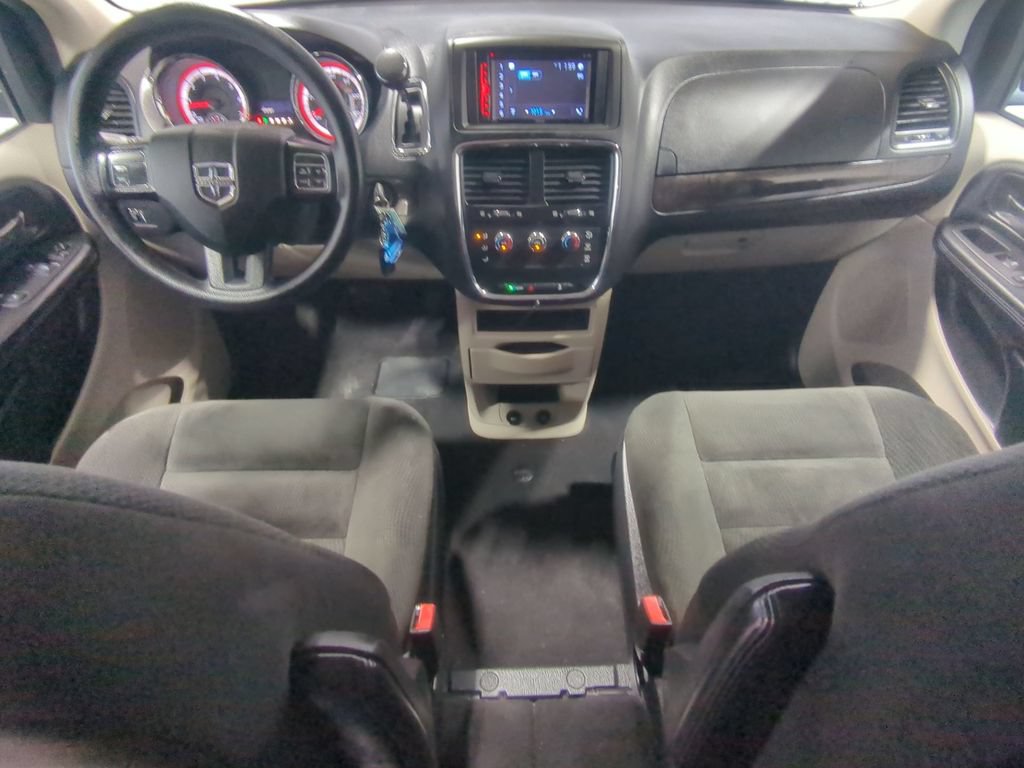 Used 2016 Dodge Grand Caravan American Value Package FWD image 17