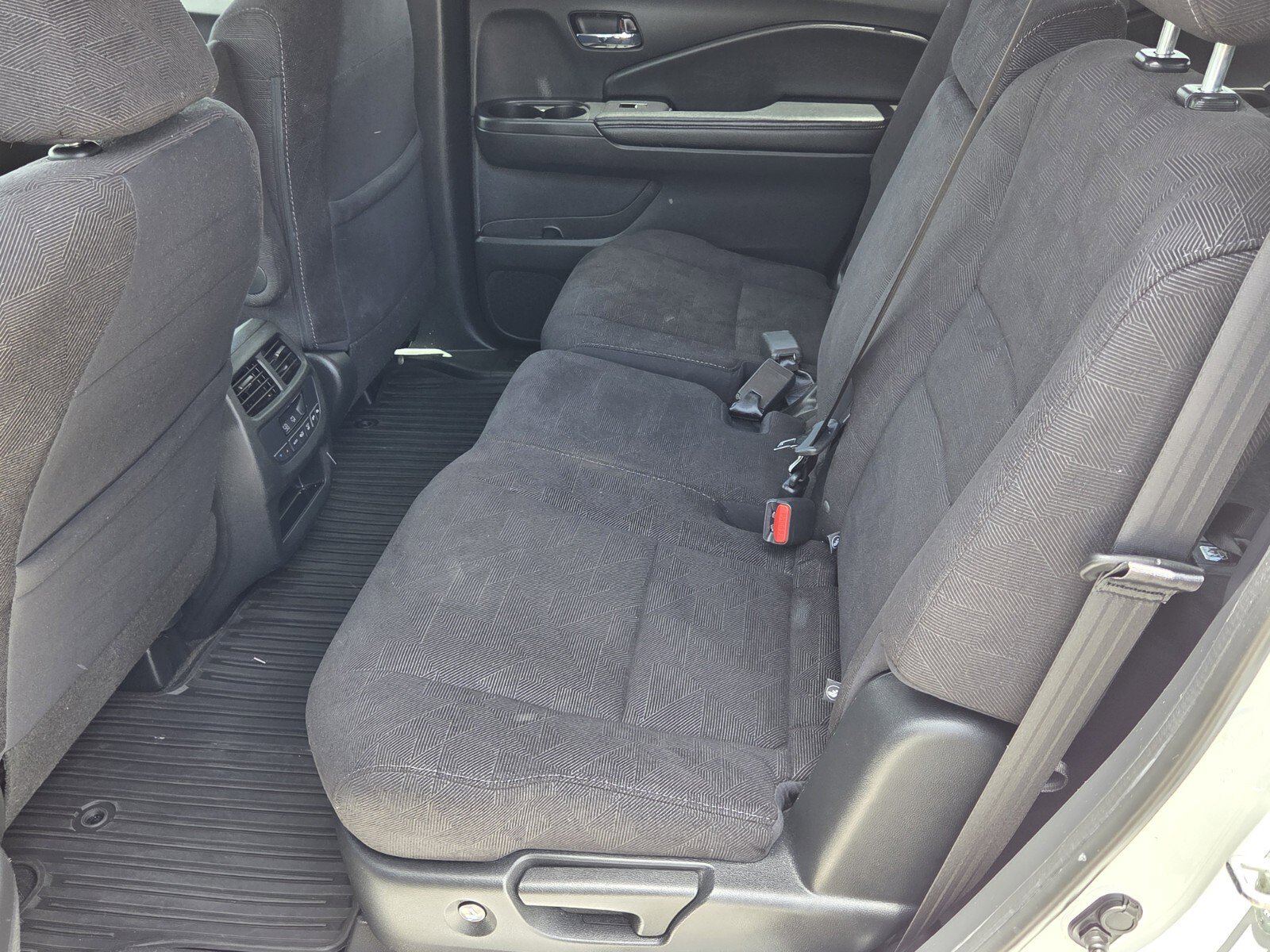 Used 2021 Honda Pilot EX image 5