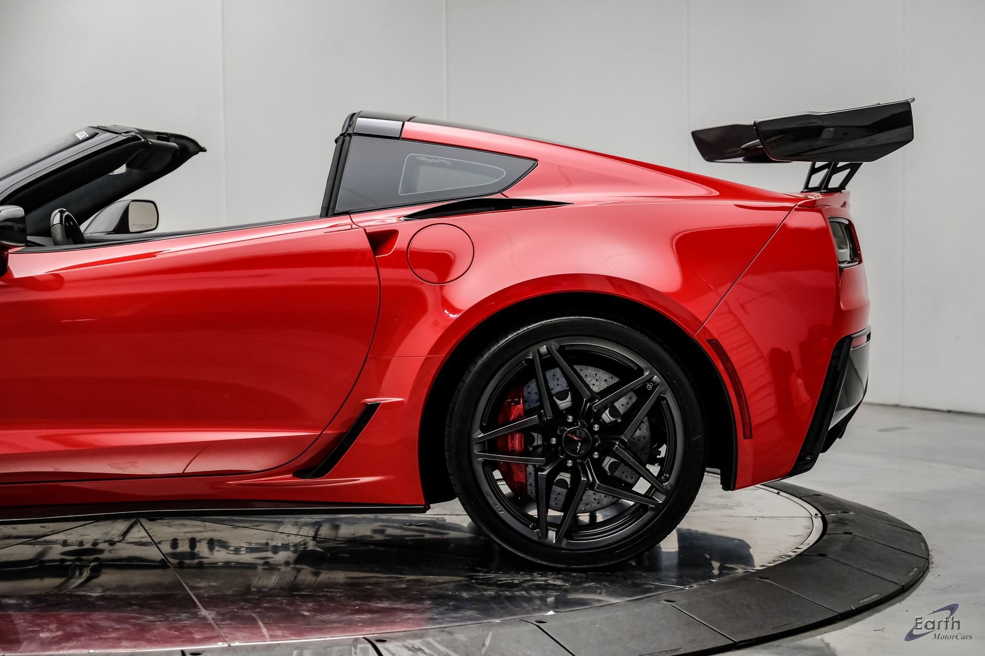 Used 2019 Chevrolet Corvette ZR1 RWD image 12